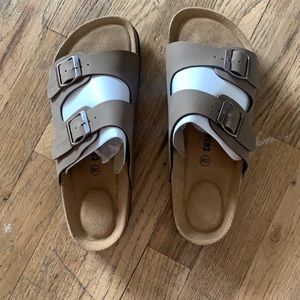 Women’s sandals